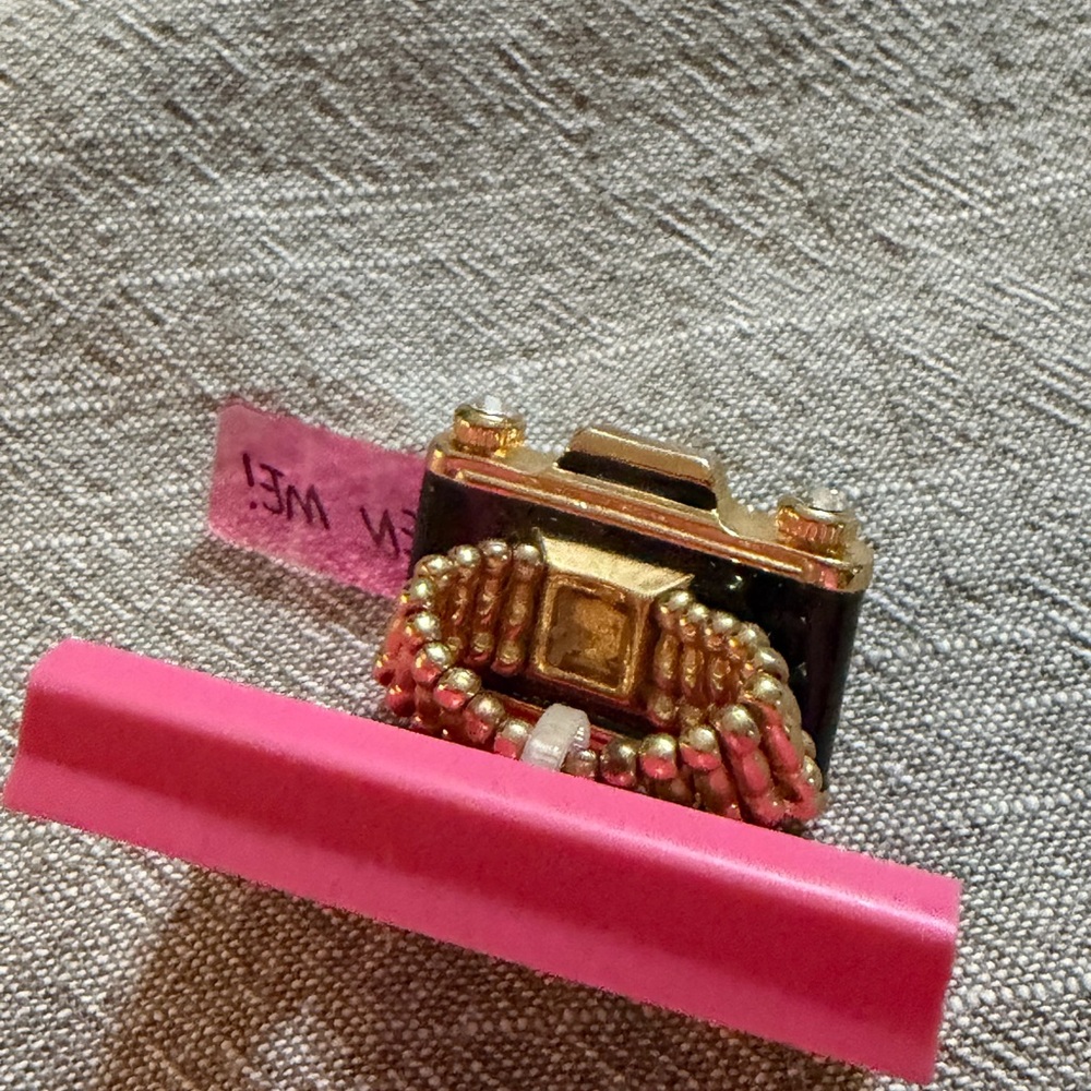 Betsy Johnson Gold and Black Camera stretch ring - Picture 5 of 7